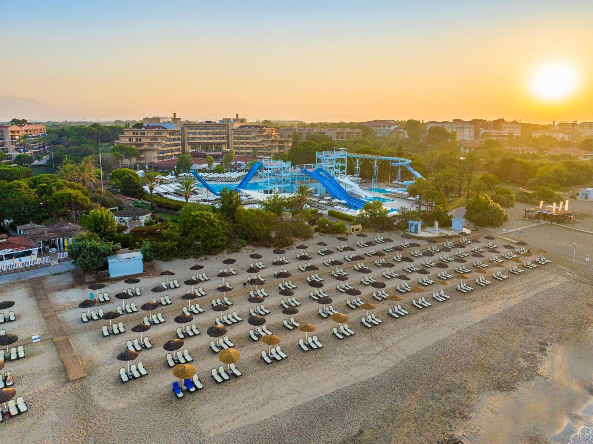 Asteria Family Resort Belek アンタルヤ エクステリア 写真 Aerial view of Atlantis Waterpark