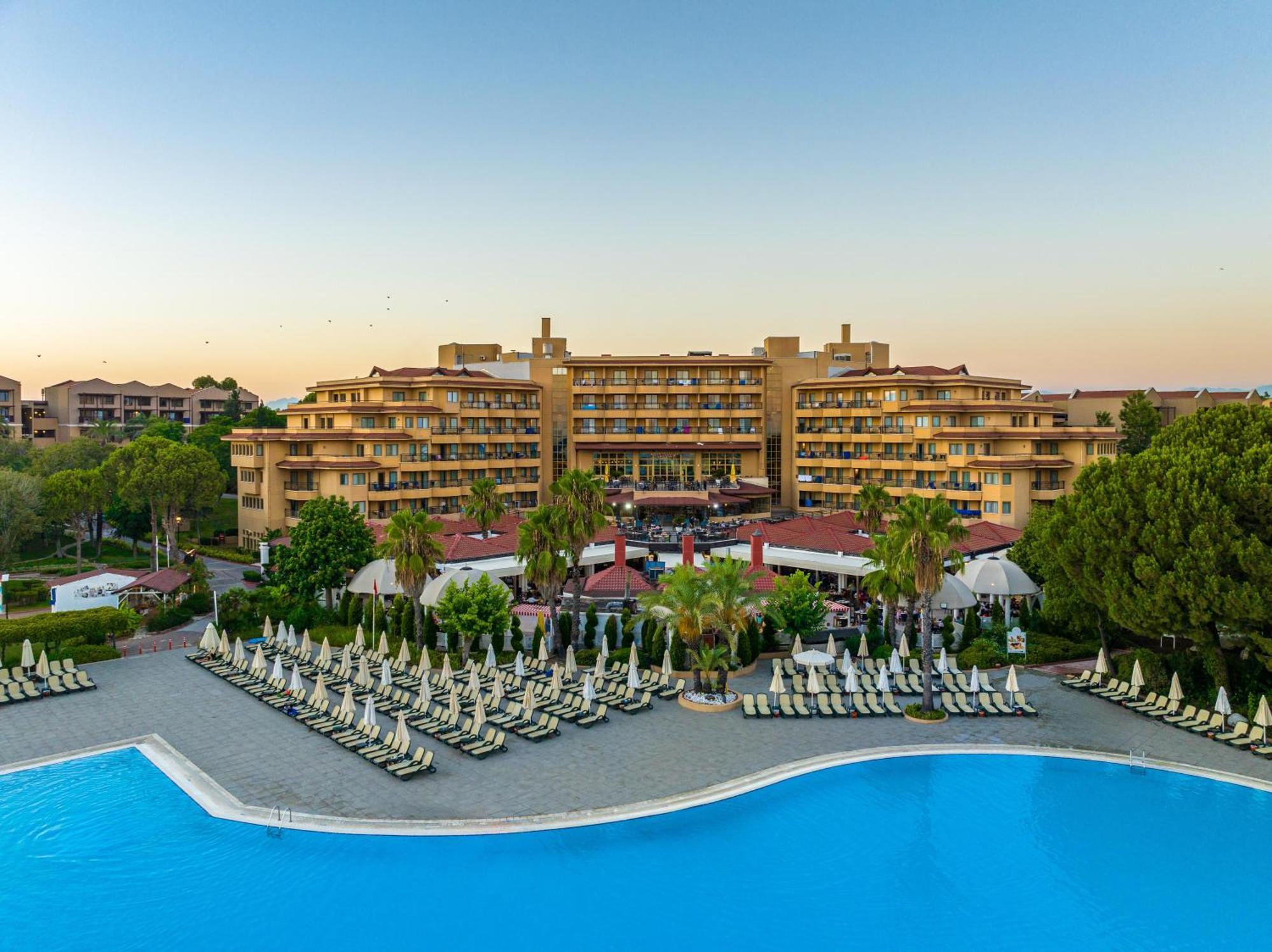 Asteria Family Resort Belek アンタルヤ エクステリア 写真 The hotel in 2016