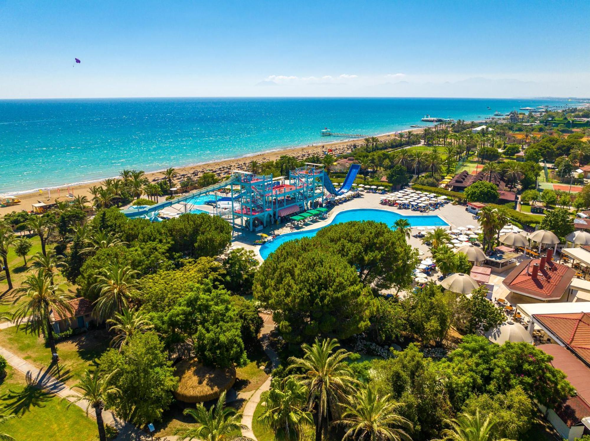 Asteria Family Resort Belek アンタルヤ エクステリア 写真 Aerial view of the resort