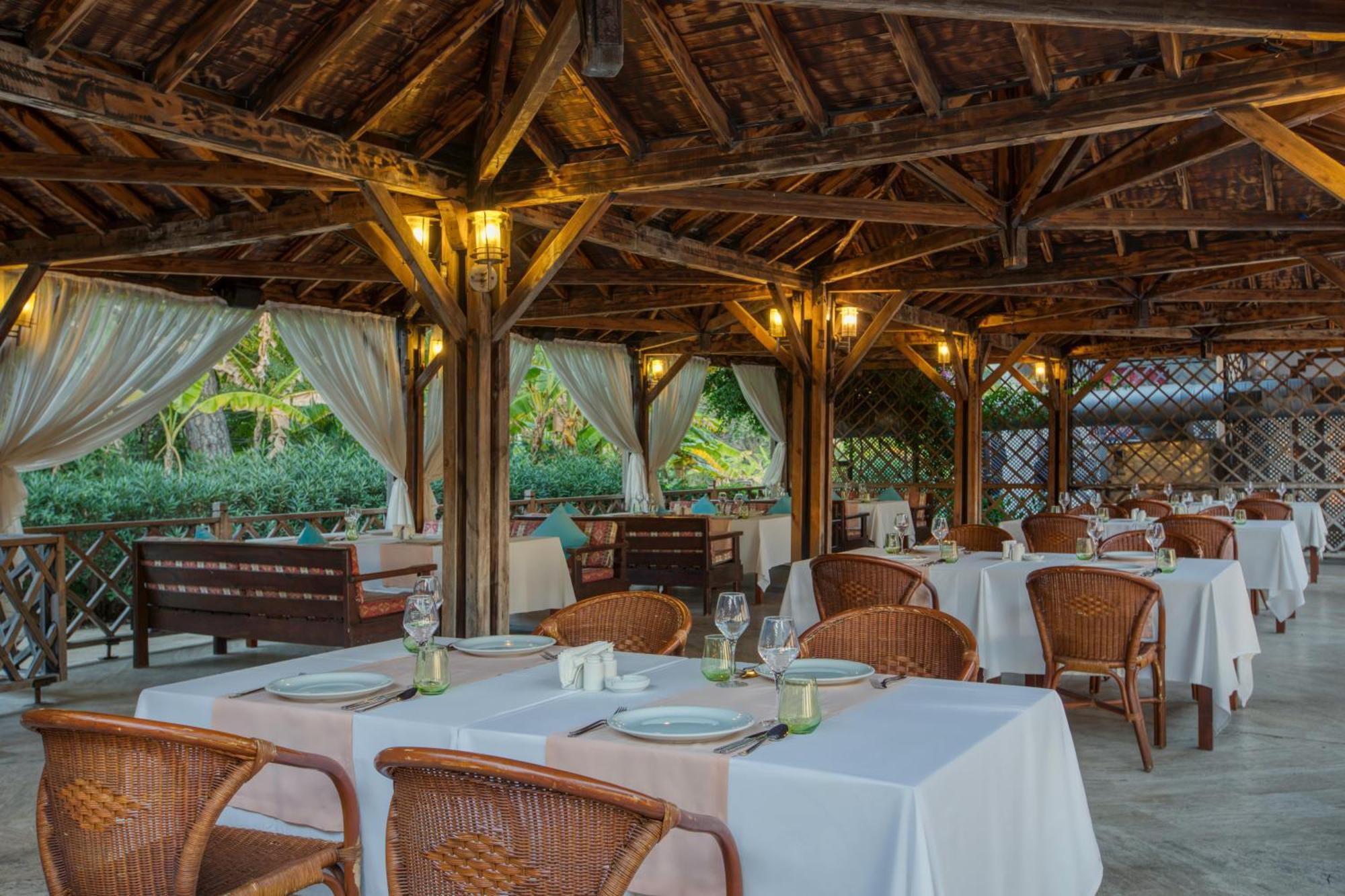 Asteria Family Resort Belek アンタルヤ エクステリア 写真 Restaurant in the hotel