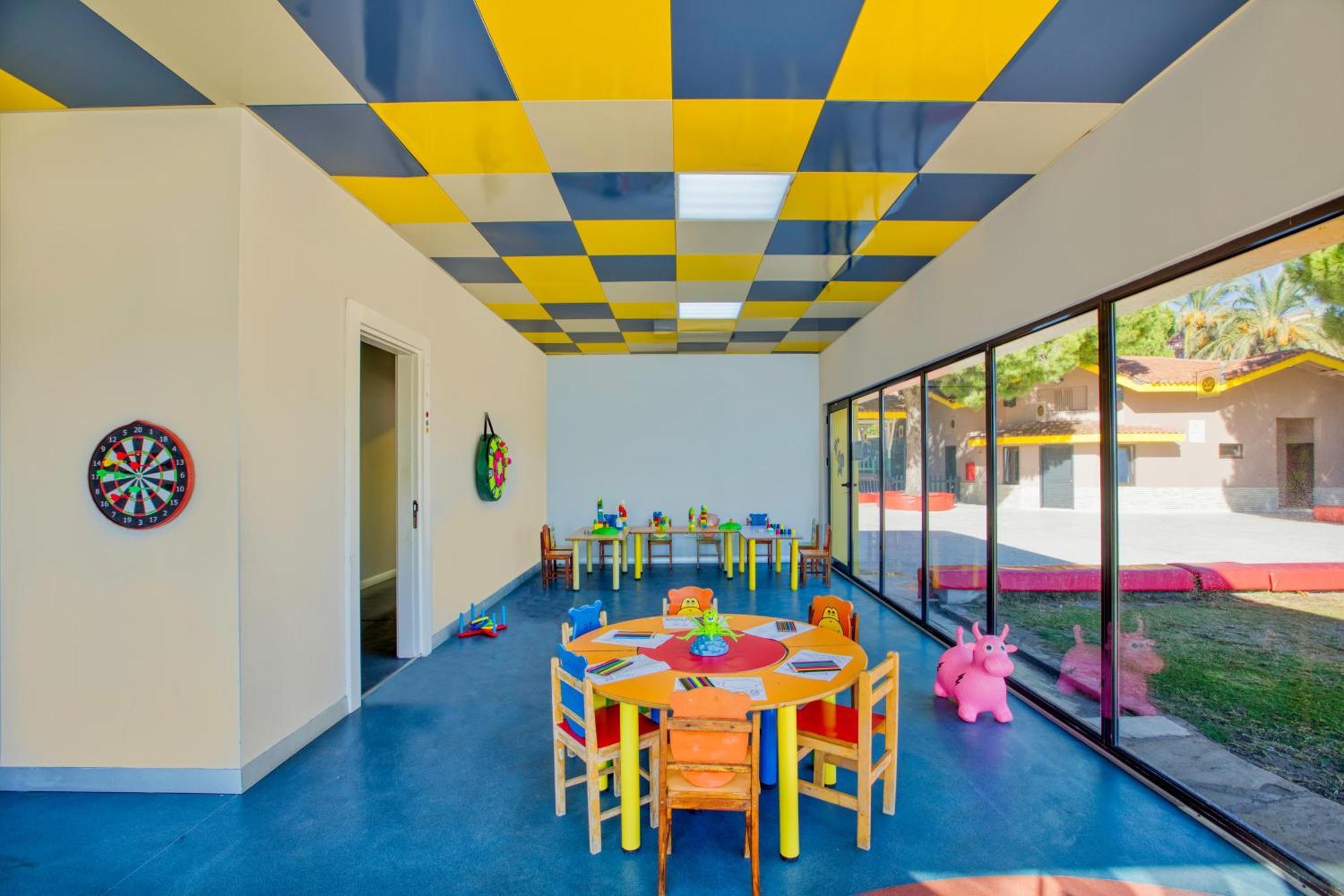 Asteria Family Resort Belek アンタルヤ エクステリア 写真 Kindergarten