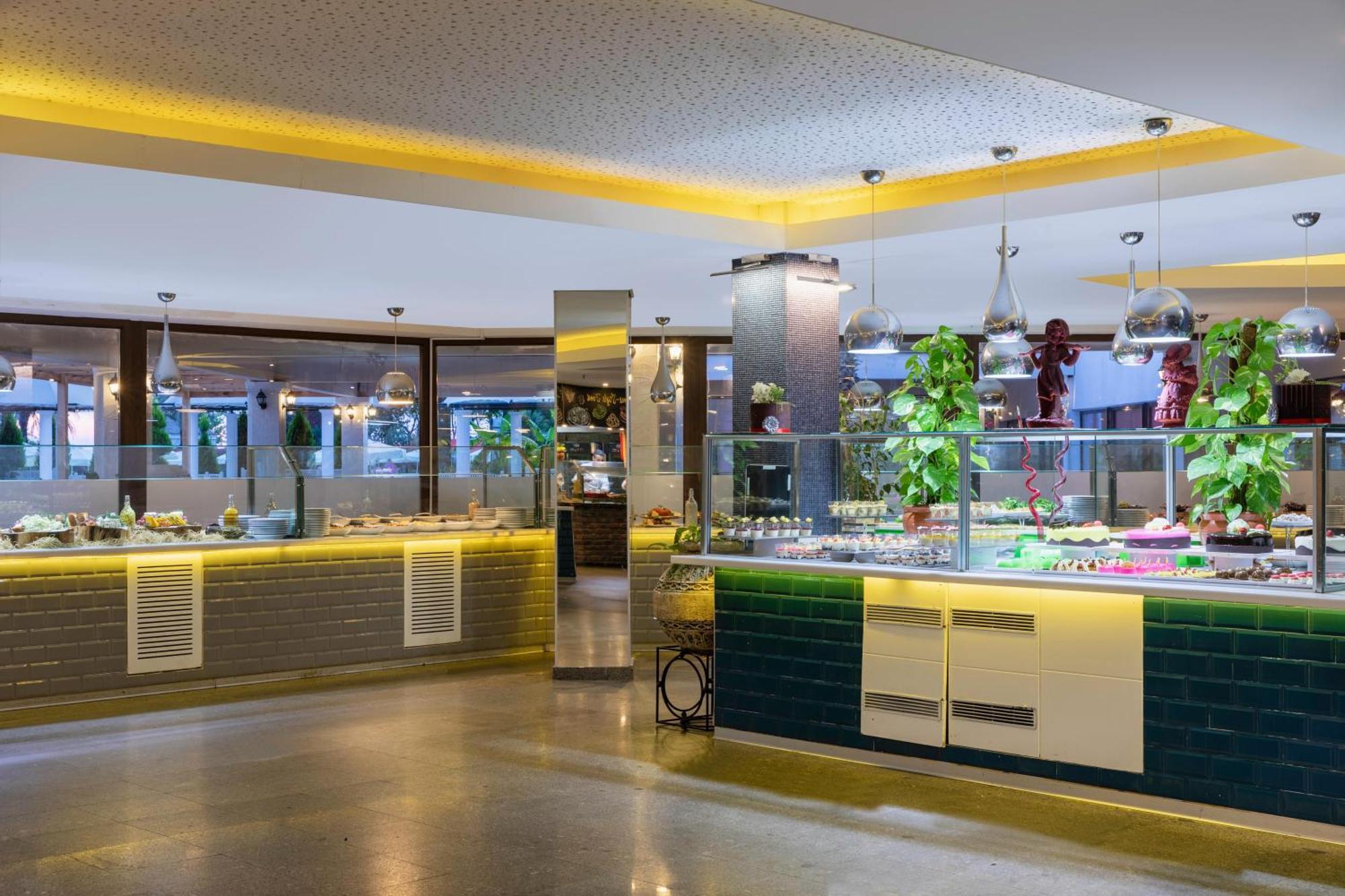 Asteria Family Resort Belek アンタルヤ エクステリア 写真 The buffet at the hotel