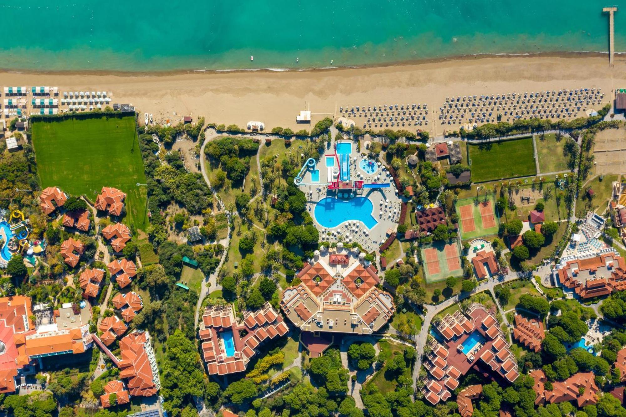 Asteria Family Resort Belek アンタルヤ エクステリア 写真 Aerial view of the resort