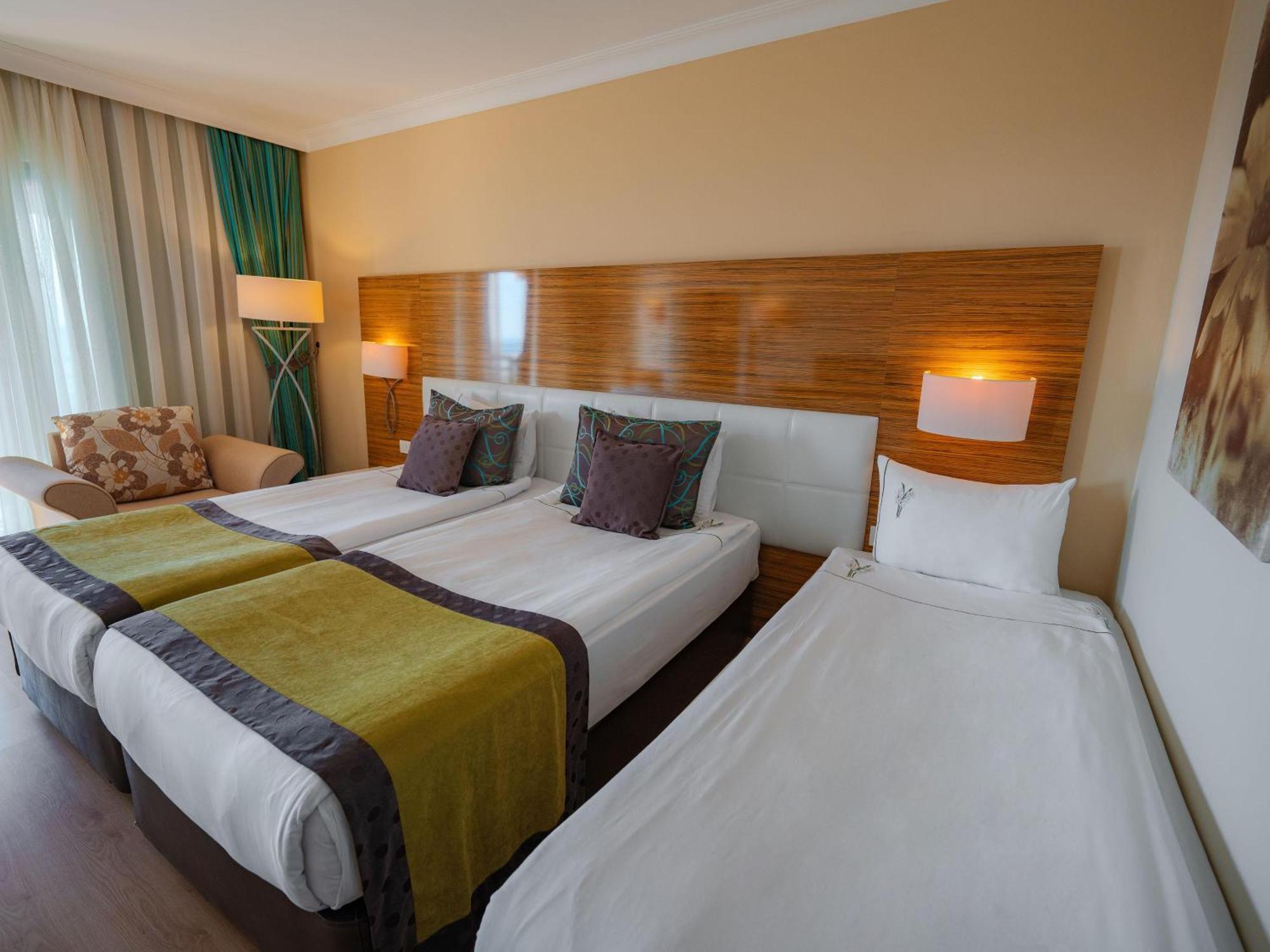 Asteria Family Resort Belek アンタルヤ エクステリア 写真 A room at the hotel