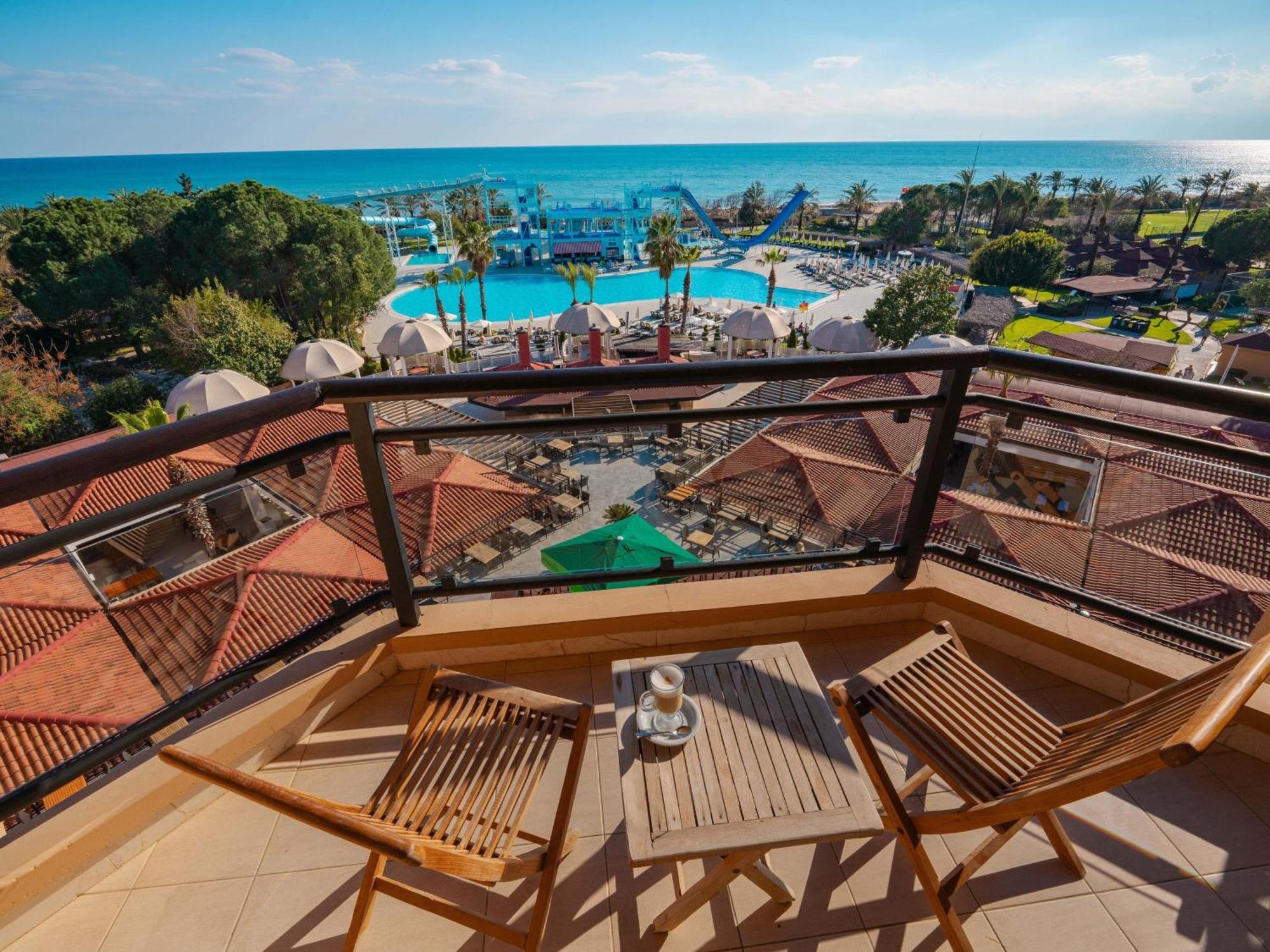 Asteria Family Resort Belek アンタルヤ エクステリア 写真 View from the balcony of a hotel room